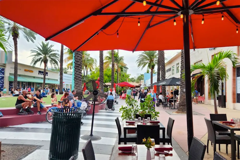 Great dining options at Lincoln Road Mall