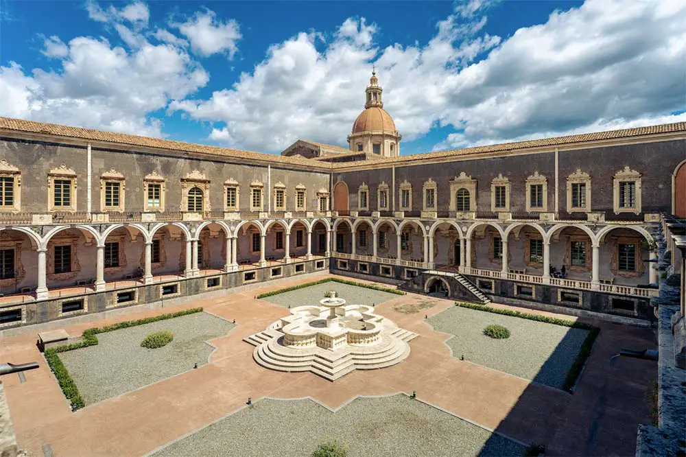 Monastery of San Nicolò l’Arena (Photo: www.monasterodeibenedettini.it)